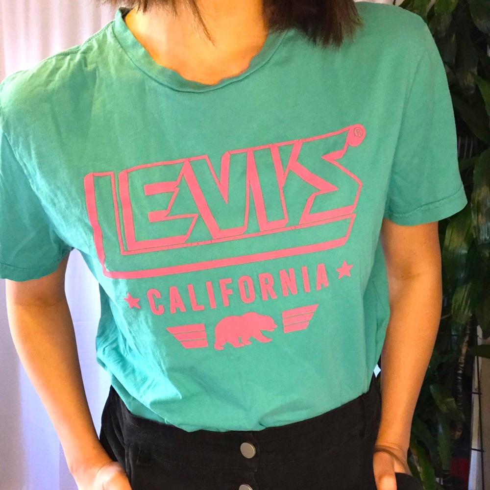 Vintage Levi’s oversized T